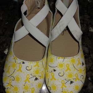 Limited edition ribbon monkey feet shoes 3-4Y